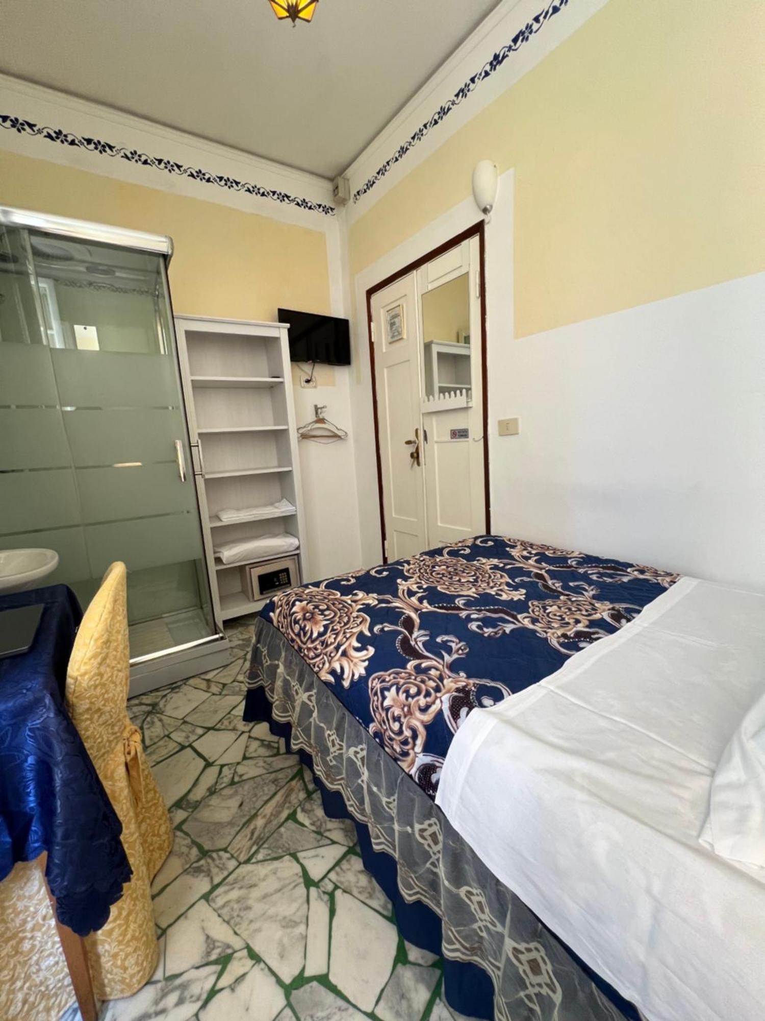 Casa Maya Souvenir Hotel Florence